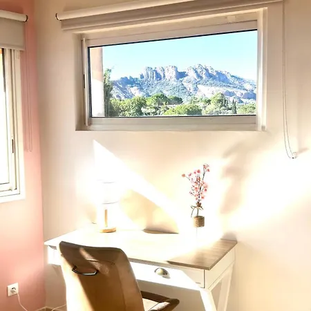 2 Hebergements - 10 Couchages - Parking, Piscine, Jacuzzi - Convivialite