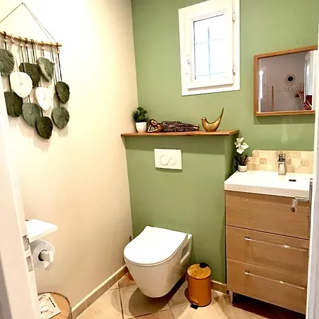 Apartment 2 Hebergements - 10 Couchages - Parking, Piscine, Jacuzzi - Convivialite