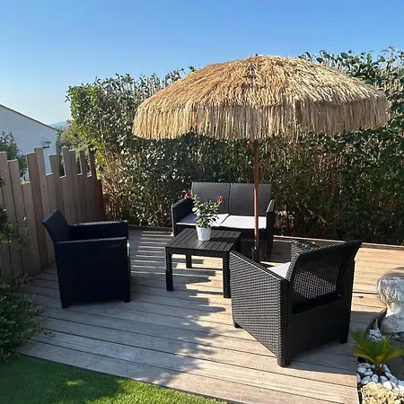 2 Hebergements - 10 Couchages - Parking, Piscine, Jacuzzi - Convivialite *
